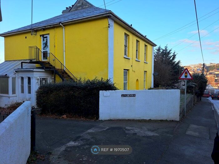 1 Bedroom Flat To Rent In Priory House, Launceston, PL15