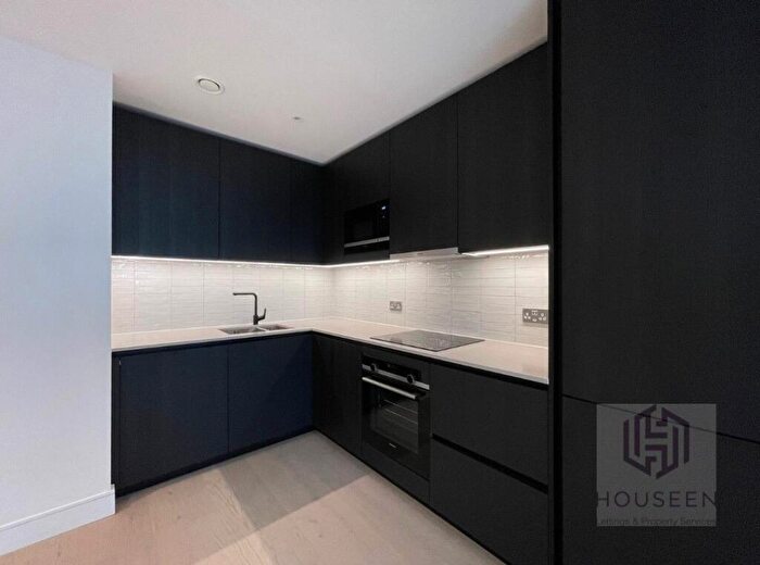 1 Bedroom Apartment To Rent In Hawksbury Heights -, S84