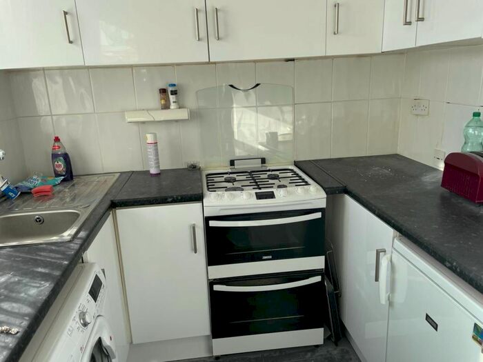 1 Bedroom Studio To Rent In Hanworth Road, Feltham, TW13