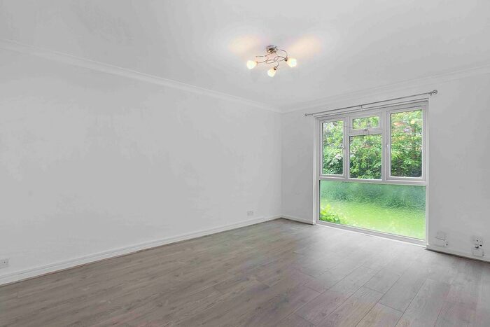 2 Bedroom Flat To Rent In Thundridge Close, Welwyn Garden City, AL7