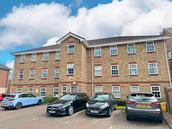 2 Bedroom Flat For Sale In Henry Bird Way, Northampton, NN4