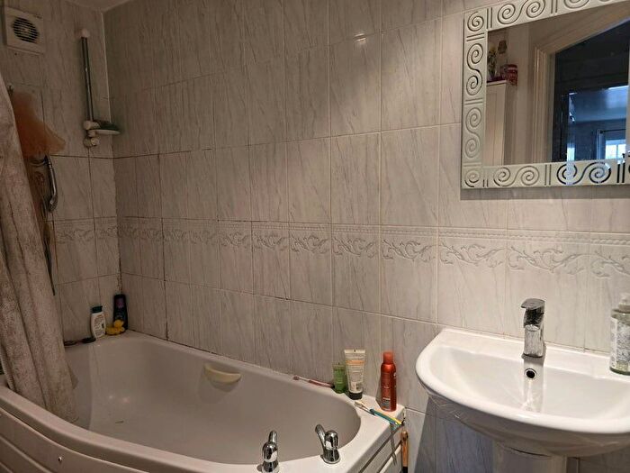 1 Bedroom Flat To Rent In Perkin Close, Hounslow, TW3