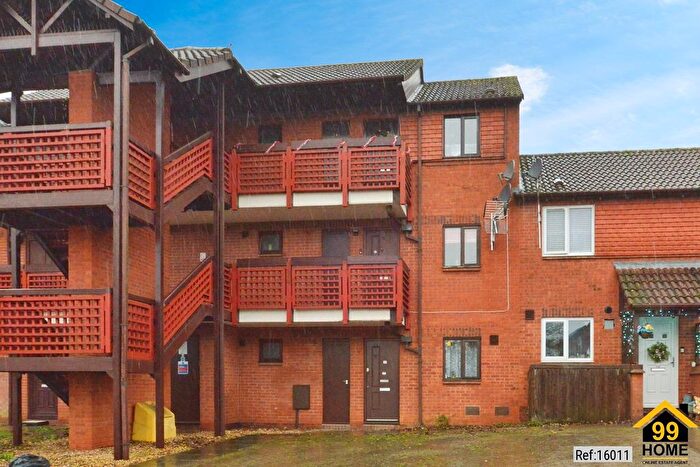 1 Bedroom Maisonette For Sale In Buzzacott Lane, Milton Keynes, MK4