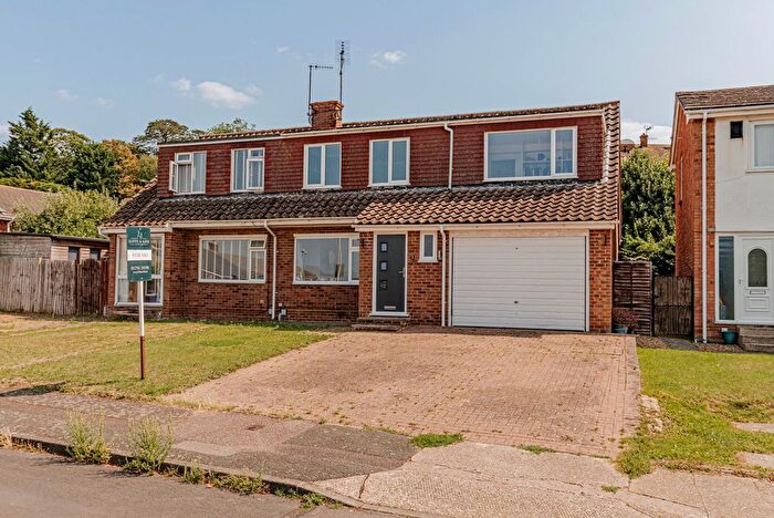 4 Bedroom Semi Detached House For Sale In Cobham Chase, Faversham, ME13