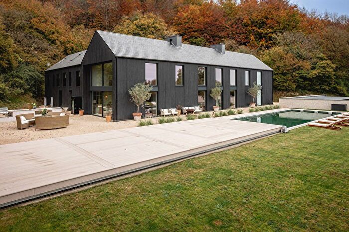 6 Bedroom Detached House For Sale In Steep, Petersfield, Hampshire, GU32