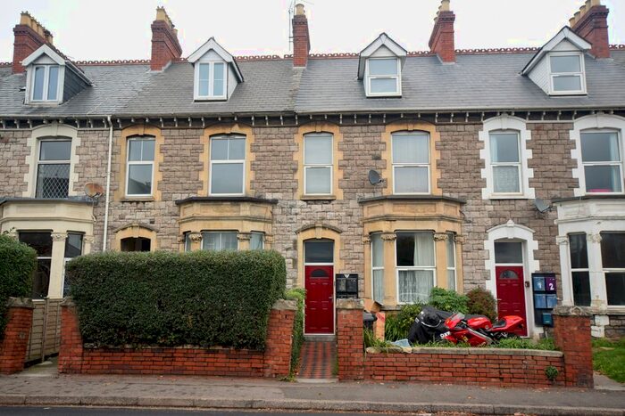 Studio To Rent In Priorswood Road, Taunton, TA2