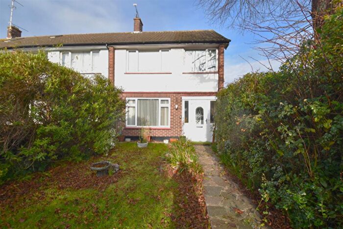 3 Bedroom End Of Terrace House For Sale In Prince Avenue, Westcliff-On-Sea, SS0