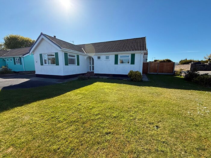 3 Bedroom Bungalow To Rent In Craig Y Don, Benllech, LL74