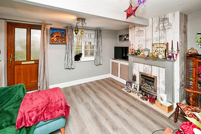 2 Bedroom End Of Terrace House For Sale In Leakes Row, Louth, LN11