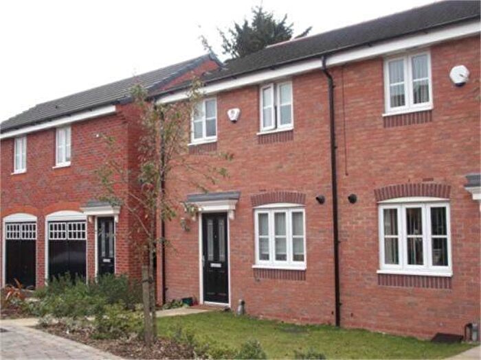 3 Bedroom Semi-Detached House To Rent In Amblerise Close, Bolehall, Tamworth, B77