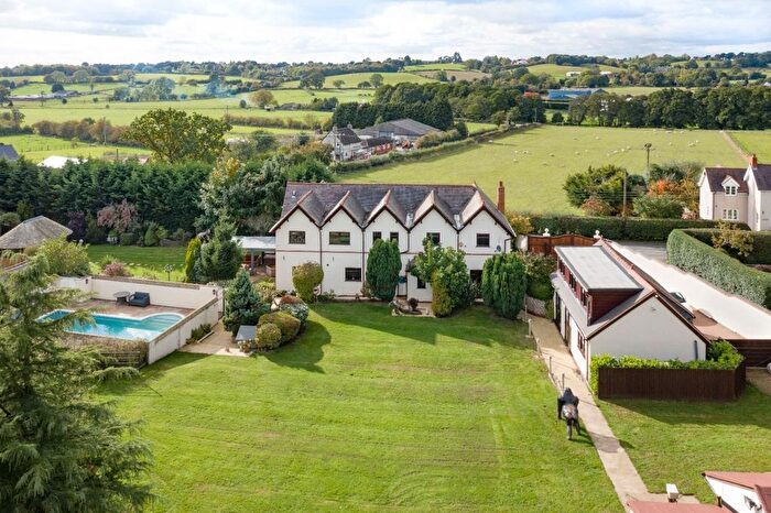 5 Bedroom Detached House For Sale In Wildmoor Lane, Wildmoor, B61