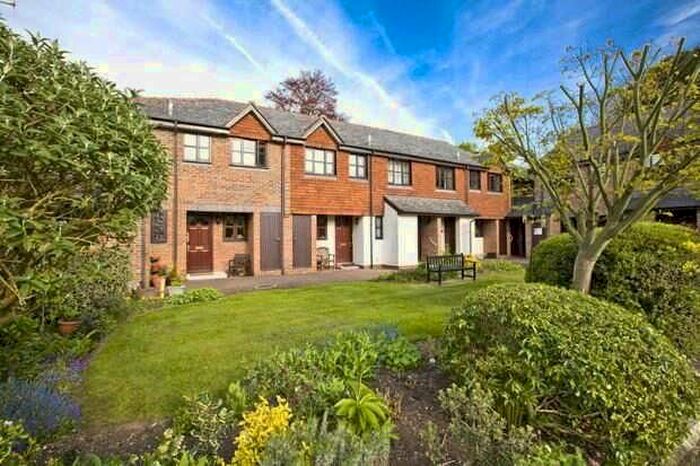 1 Bedroom Flat To Rent In Mill Road, Goring, Reading, RG8