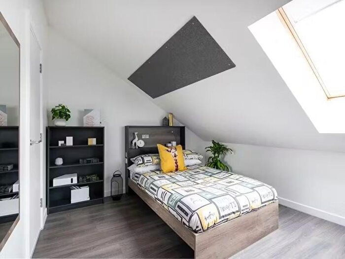 Apartment To Rent In Newmarket Road, Cambridge, CB5