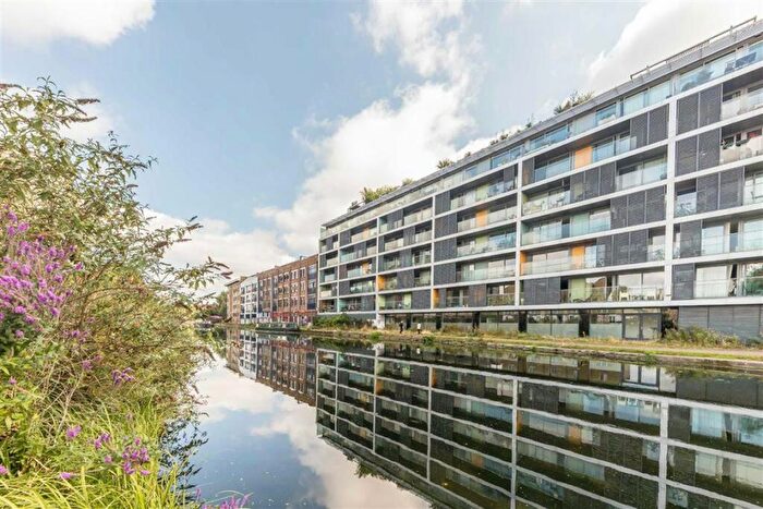 2 Bedroom Flat For Sale In Candle Street, Mile End, E1