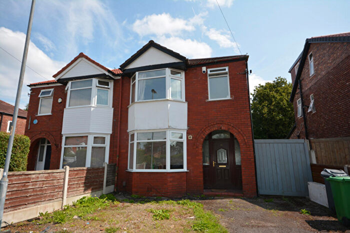 4 Bedroom Semi-Detached House To Rent In Wald Avenue, Manchester, M14