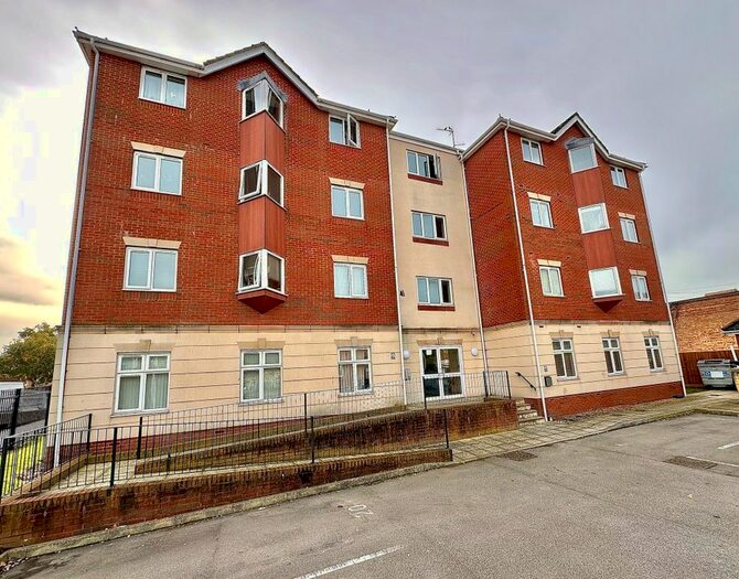 2 Bedroom Flat To Rent In Main Road, Far Cotton, NN4