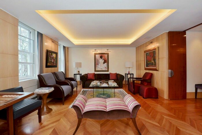 3 Bedroom Flat To Rent In Lowndes Square, Knightsbridge, SW1X