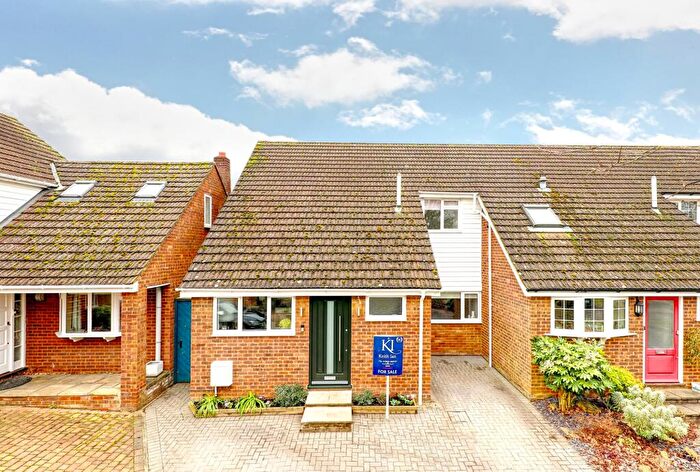 3 Bedroom End Of Terrace House For Sale In Wrights Orchard, Aston, SG2