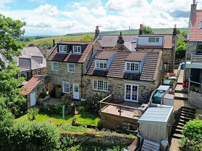 4 Bedroom Detached House For Sale In High Street, Castleton, YO21
