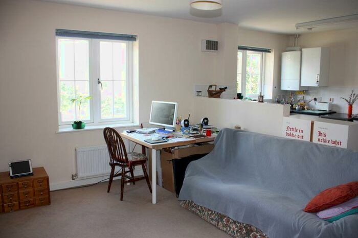 2 Bedroom Apartment For Sale In Bramley Close, Kidlington - Ref: Rc, OX5