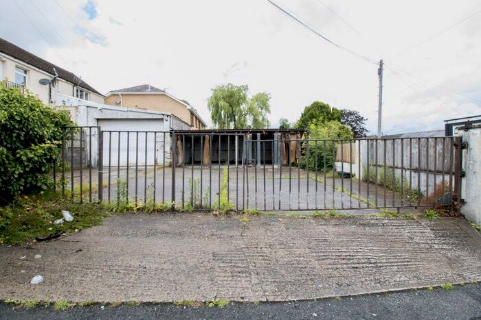 Parking/garage To Rent In Albion Terrace, Blackwood NP12