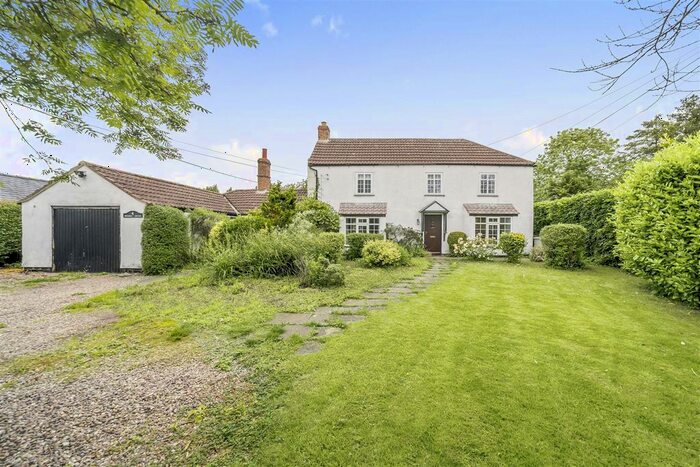 4 Bedroom Detached House For Sale In Main Road, Haltham, Horncastle, LN9
