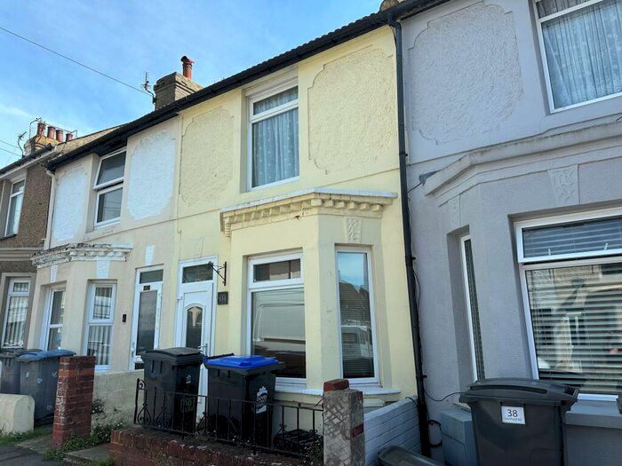 2 Bedroom House To Rent In Glenfield Road, Dover, CT16