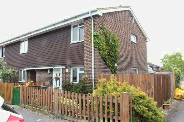 2 Bedroom End Of Terrace House To Rent In Goldsworth Park, GU21