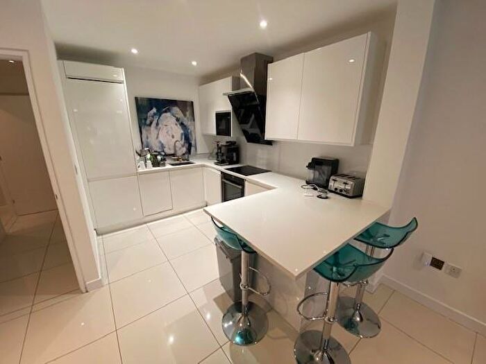 2 Bedroom Apartment To Rent In Woods End, Barlow Moor Road, Didsbury, M20