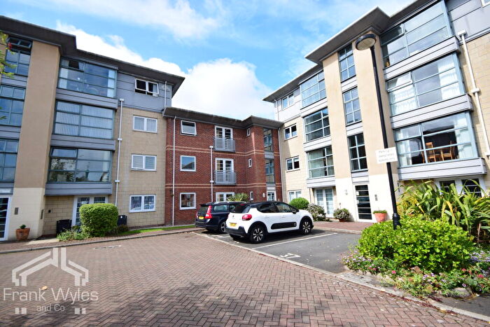 2 Bedroom Flat For Sale In Hollinshead House, Bailey Avenue, Lytham St. Annes, Lancashire, FY8