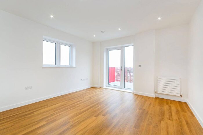 2 Bedroom Flat To Rent In Cezanne Road, East Acton, London, W3