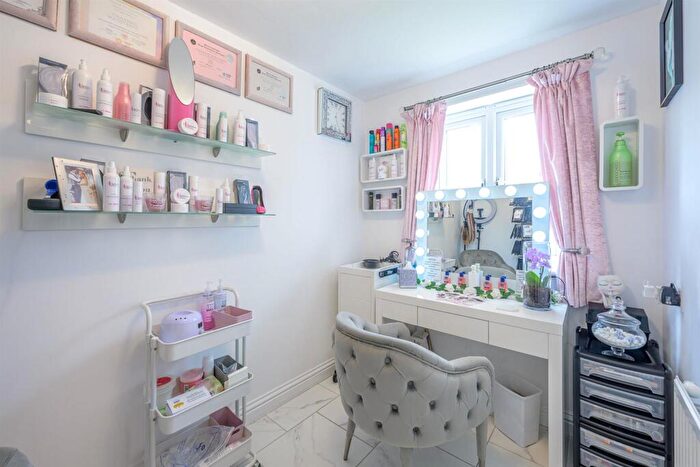 4 Bedroom Town House For Sale In The Breeze, Brierley Hill, DY5