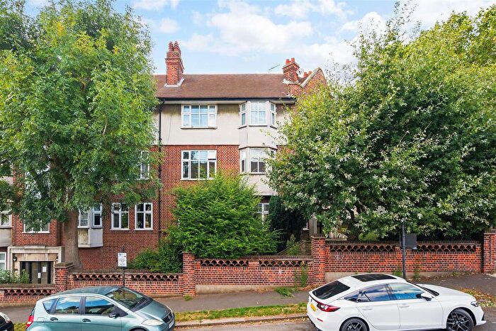 1 Bedroom Flat To Rent In Boston Manor Road, Brentford, TW8