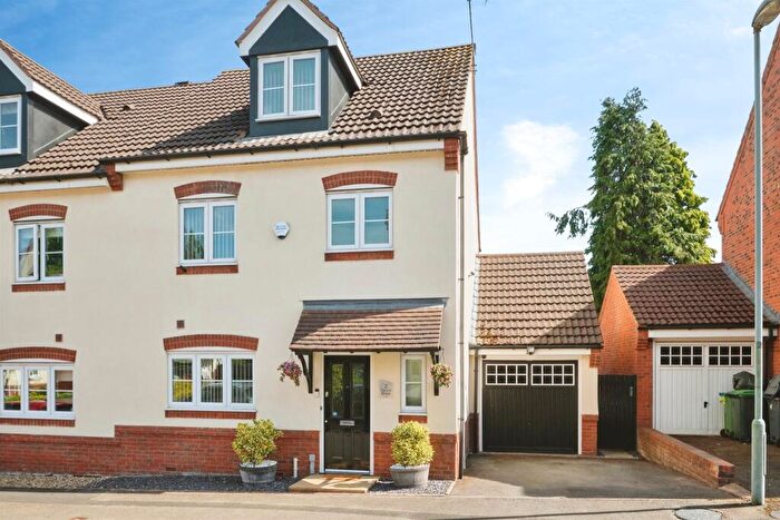 4 Bedroom Detached House For Sale In Galton Drive, Birmingham, B43