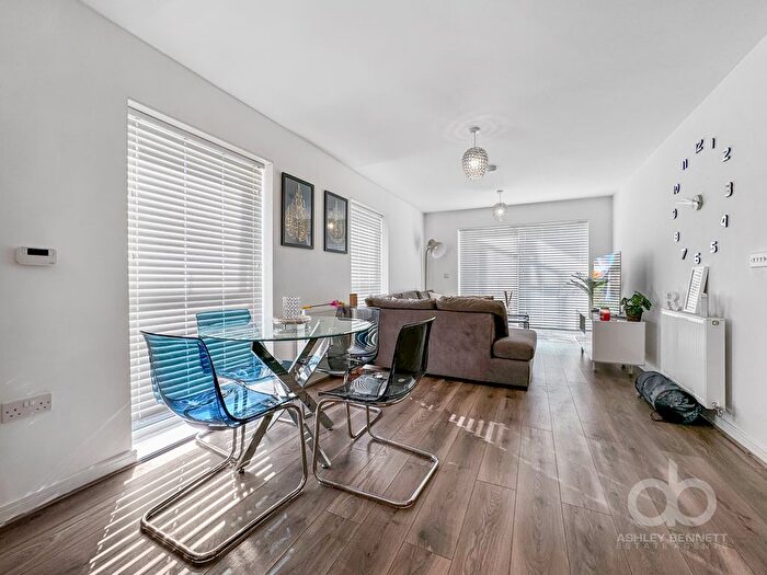 2 Bedroom Flat For Sale In Colliford Road, West Thurrock, Grays, RM20