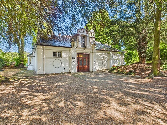 4 Bedroom Detached House For Sale In Off Grange Drive, Wooburn Green, Buckinghamshire, HP10