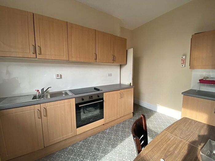 6 Bedroom Terraced House To Rent In The Avenue, Southampton, SO17