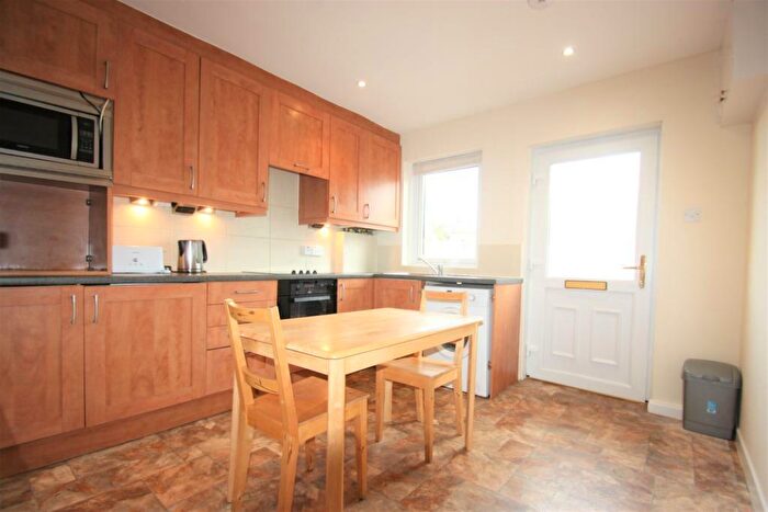 2 Bedroom Flat To Rent In Causewayside, Newington, Edinburgh, EH9