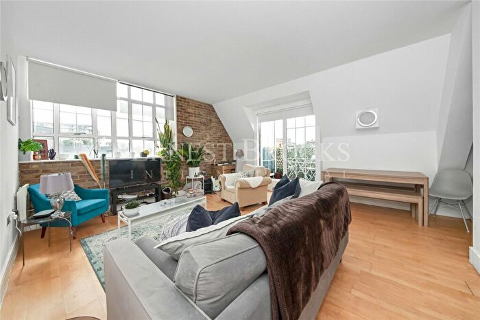 2 Bedroom Apartment To Rent In Peckham Grove, Camberwell, SE15