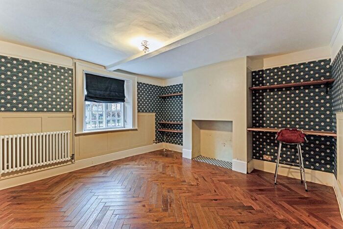 4 Bedroom Detached House For Sale In London Road, Marlborough, SN8