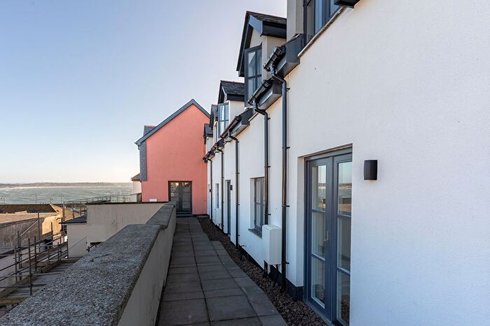 2 Bedroom Town House For Sale In Wharf Road, Penzance, TR18