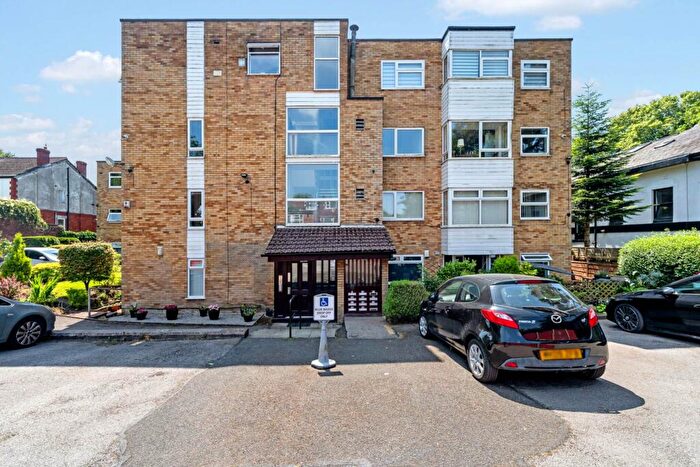 2 Bedroom Flat For Sale In Norwood Lodge, Salford, M7