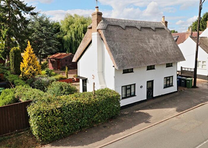 3 Bedroom Cottage For Sale In High Street, Great Paxton, St Neots, PE19