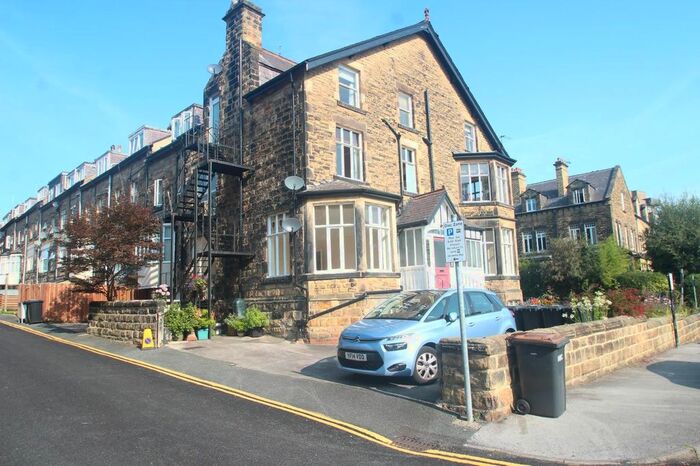 2 Bedroom Flat To Rent In St. Marys Walk, Harrogate, North Yorkshire, Uk, HG2