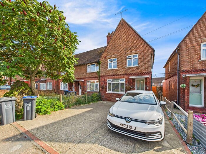 3 Bedroom End Of Terrace House To Rent In Peveril Drive, Lancing, BN15