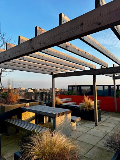 1 Bedroom Apartment To Rent In Apartment, Hove Gardens, BN3