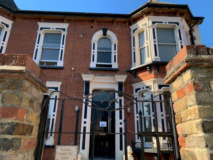 1 Bedroom Apartment To Rent In Vale Road, Ramsgate, CT11