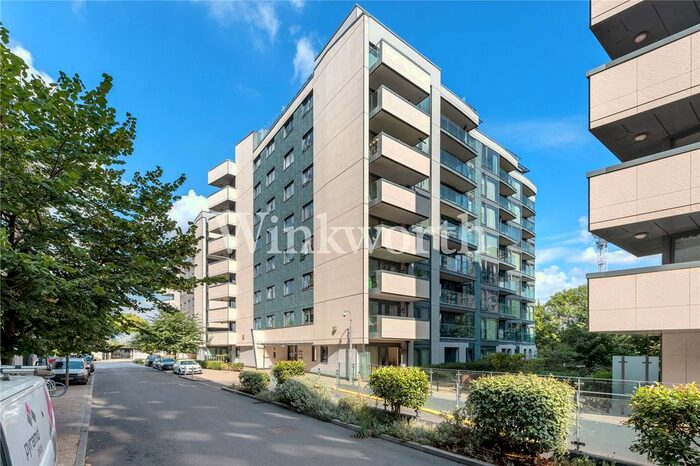 2 Bedroom Flat To Rent In Kingfisher Heights, London, N17