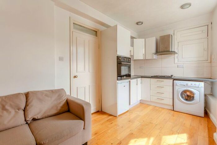 1 Bedroom Flat To Rent In Holmwood Buildings, Southwark Street, London, SE1