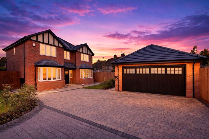 4 Bedroom Detached House For Sale In Lichfield Road, Bloxwich, Walsall, WS3